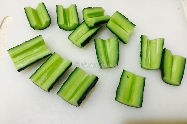 糖醋萝卜拌黄瓜的做法图解3