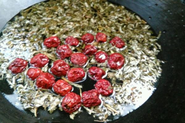 艾叶大蒜煮鸡蛋的做法图解3