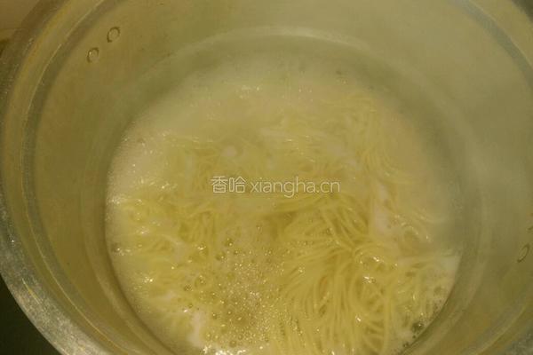 蘑菇肉酱荷包蛋面的做法图解10