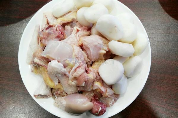 清甜椰子鸡汤的做法图解1