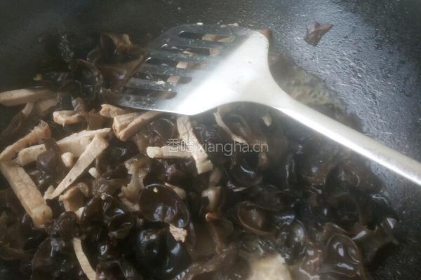 卤肉鸡蛋木耳的做法图解6