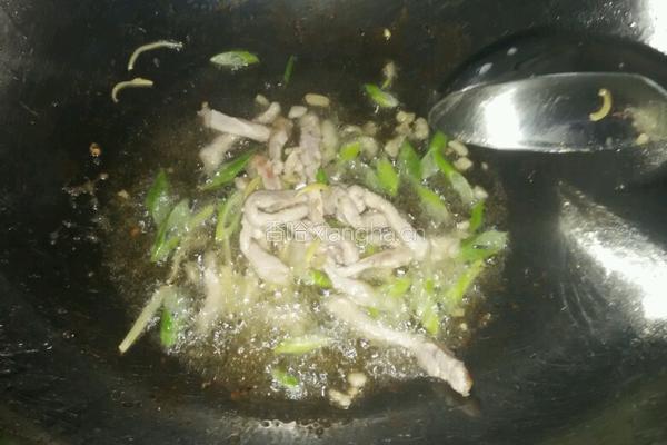 肉丝炒豆苗的做法图解4
