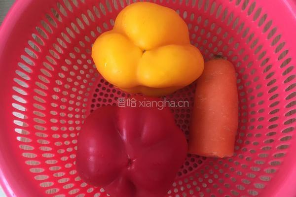 彩椒炒牛肉的做法图解1