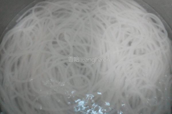 凉拌米粉的做法图解3
