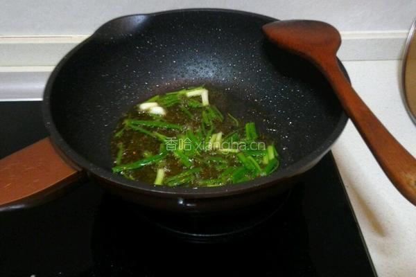 海参胡萝卜炒虾仁的做法图解6