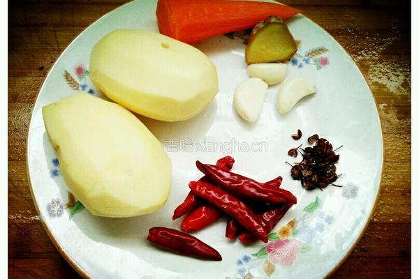家常酸辣土豆丝的做法图解1