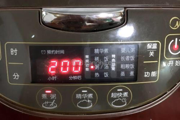 黑米红枣粥的做法图解3