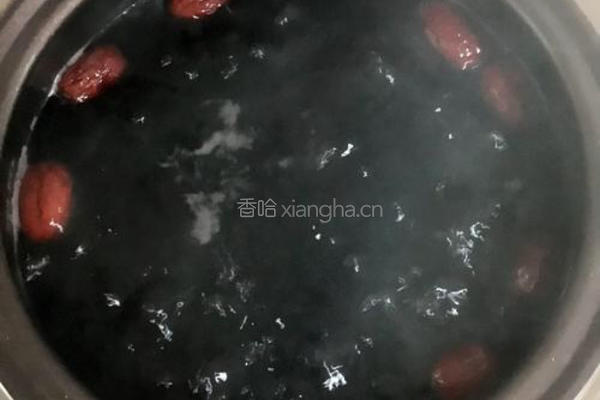 黑米红枣粥的做法图解4