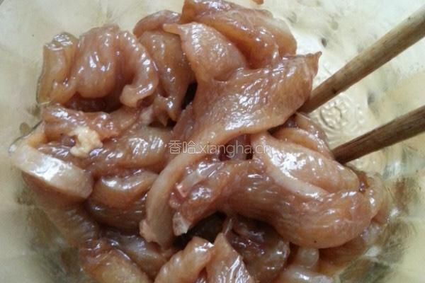 香菇鸡脯肉的做法图解2