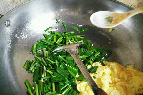韭菜炒鸡蛋的做法图解7