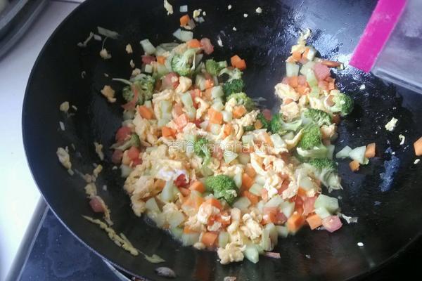 五彩蛋炒饭的做法图解8