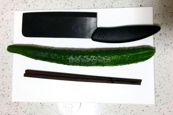 蓑衣黄瓜的做法图解1
