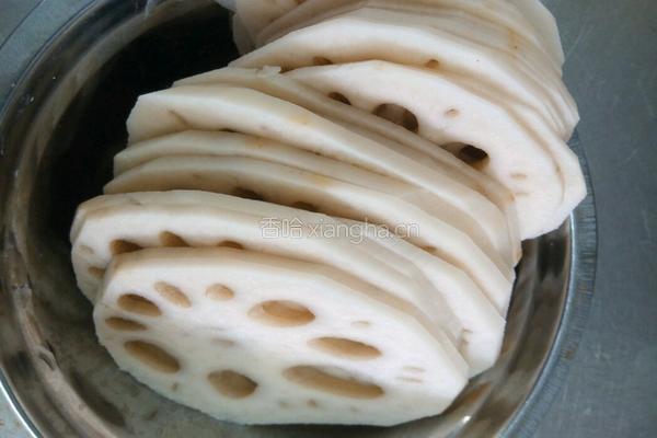 南乳炒蓮藕的做法图解1