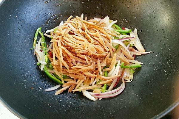 炒咸菜的做法图解6