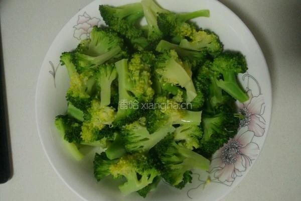 秘制西兰花炒肉的做法图解2