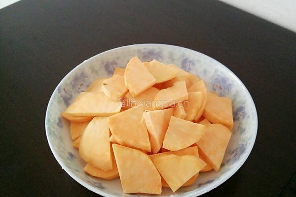 奶香蓝莓地瓜泥的做法图解2