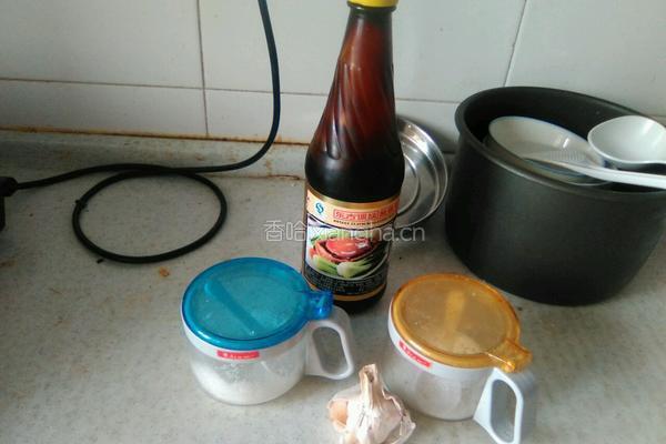 蒜末西兰花的做法图解2