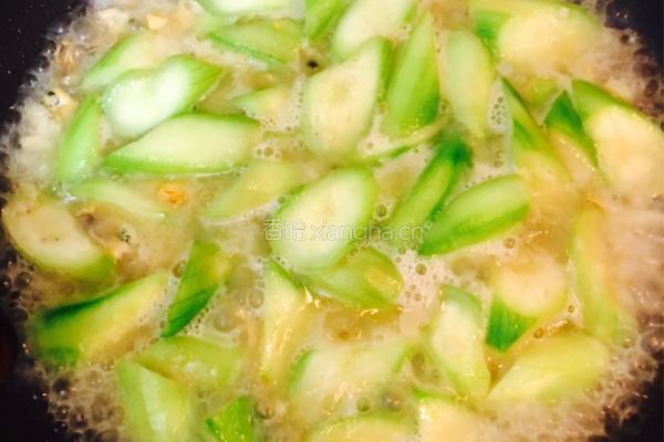 淡菜烧丝瓜的做法图解6