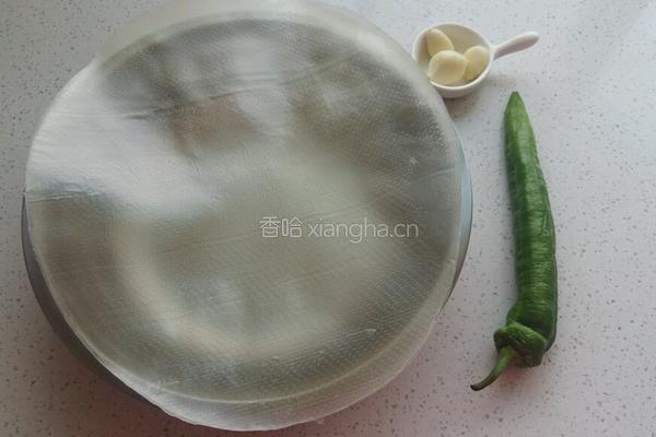黄瓜拌粉皮的做法图解1