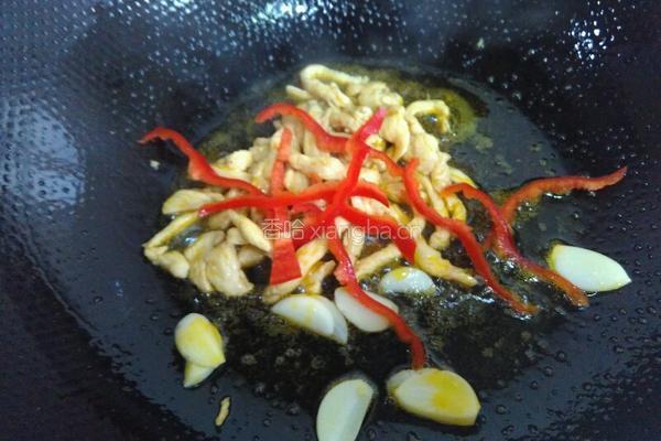 杏鲍菇炒鸡丝的做法图解3