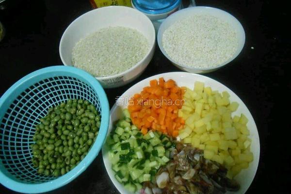 香肠土豆焖饭的做法图解1