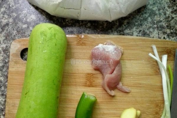 瓠瓜瘦肉香煎饼的做法图解1