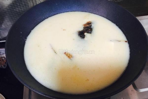 鱼头豆腐汤的做法图解2