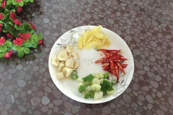 芦笋炒虾仁的做法图解11