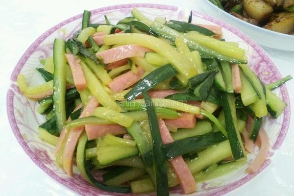 黄瓜炒火腿肠的做法图解4