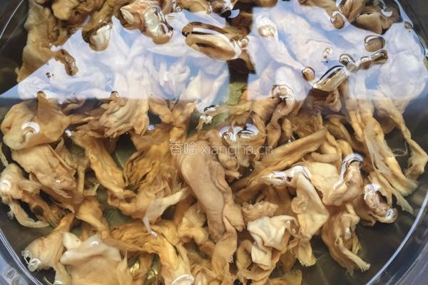 芽菜炒肉的做法图解1