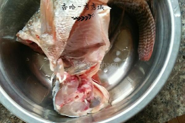 自创高压锅清蒸鱼的做法图解1