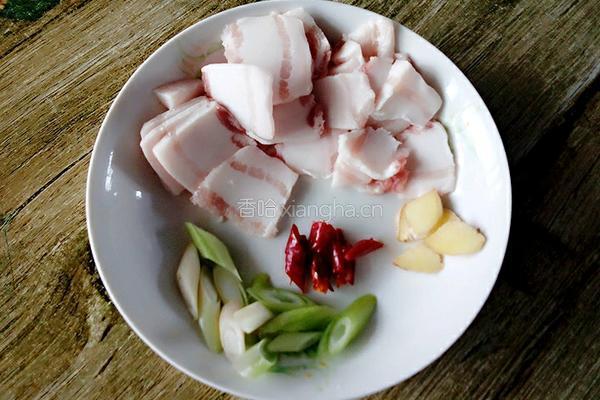 五花肉炖芸豆的做法图解2