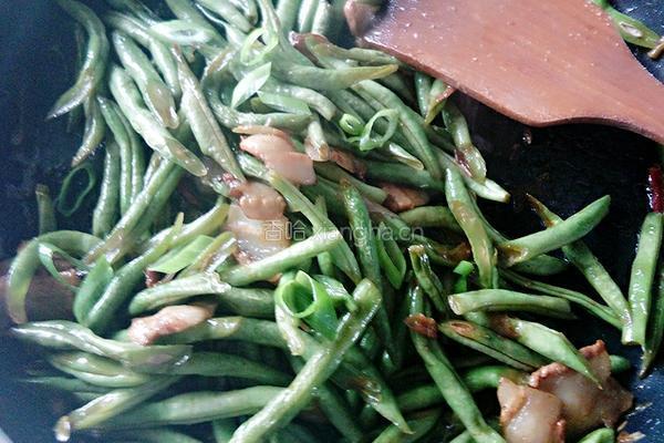 五花肉炖芸豆的做法图解12