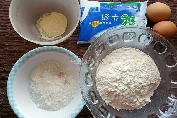 酥软小麻花的做法图解1