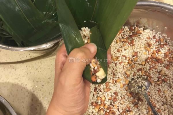 秫米(粘高粱)花豆粽子的做法图解9