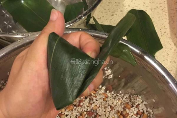 秫米(粘高粱)花豆粽子的做法图解14