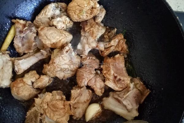 排骨炖豆角的做法图解5