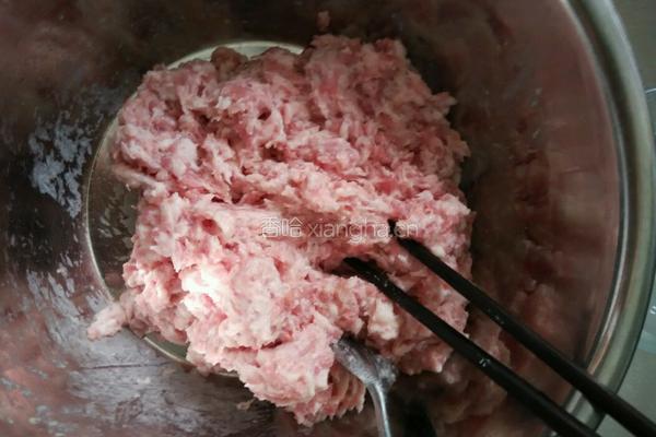 美味烩丸子的做法图解1