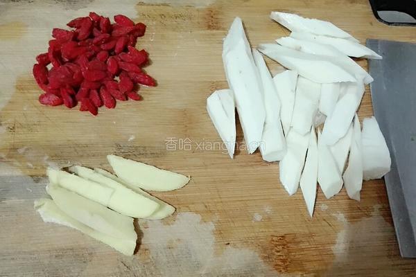 老鸭淮山枸杞汤的做法图解3