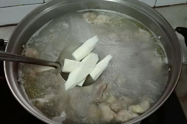 老鸭淮山枸杞汤的做法图解8
