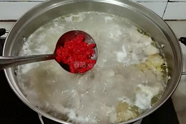 老鸭淮山枸杞汤的做法图解9