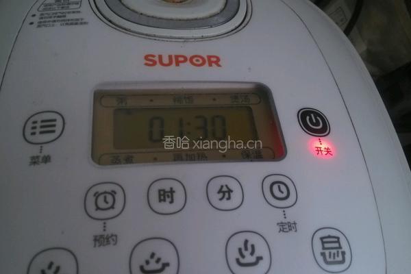 小米红枣核桃稀饭的做法图解7