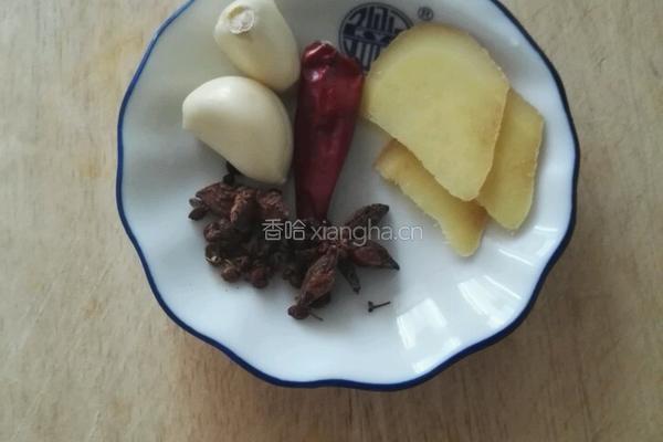 家常炖黄花鱼的做法图解2