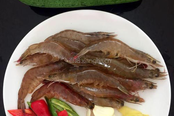丝瓜虾仁煲的做法图解1