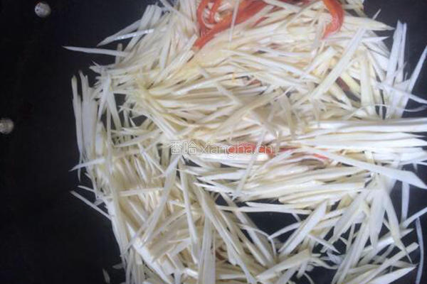 茭白炒肉的做法图解9