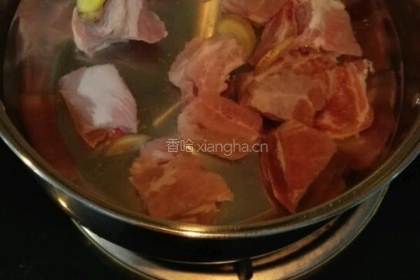 玉米排骨汤的做法图解3