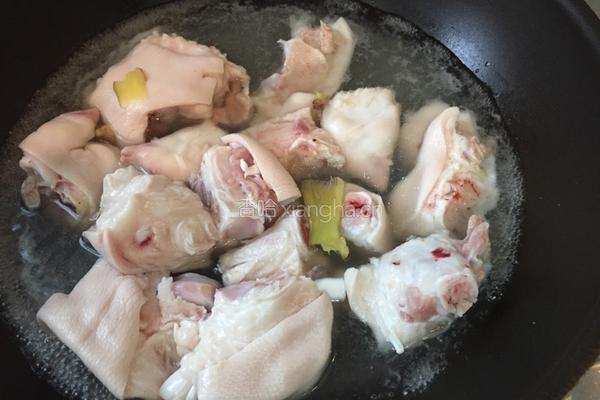 酸甜猪蹄的做法图解2