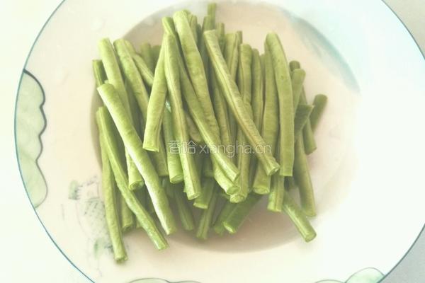 豆角拌茄子的做法图解1