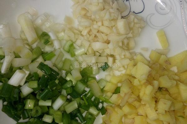 肉沫茄子的做法图解1