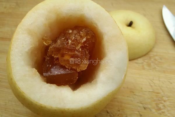冰糖雪梨蒸的做法图解2